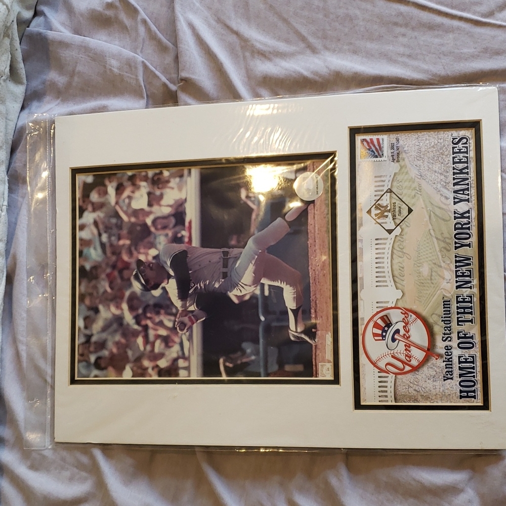 New York Yankees Reggie Jackson USPS 16x12 Matted Photos